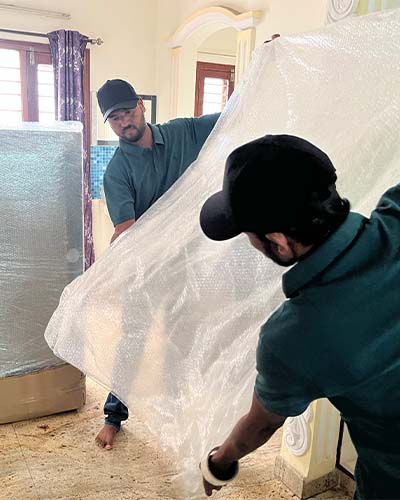 Packers And Movers In Weavers Colony